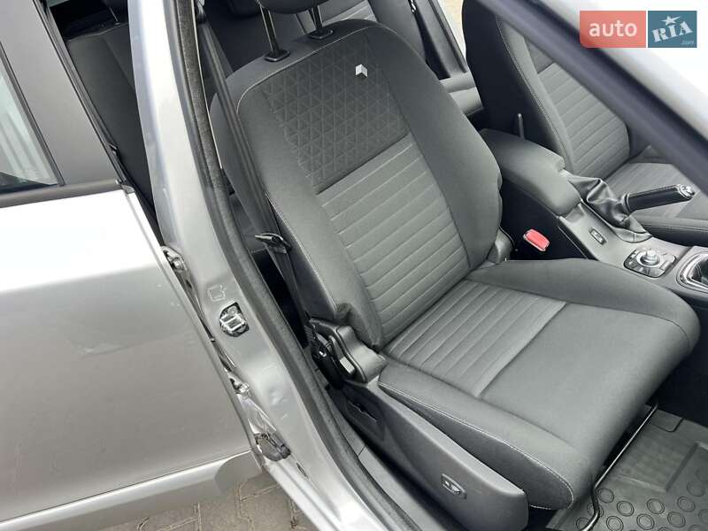 Универсал Renault Megane 2015 в Ровно фото 15 Универсал Renault Megane 2015 в Ровно