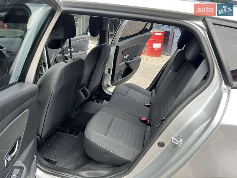 Универсал Renault Megane 2015 в Ровно фото 19 Универсал Renault Megane 2015 в Ровно