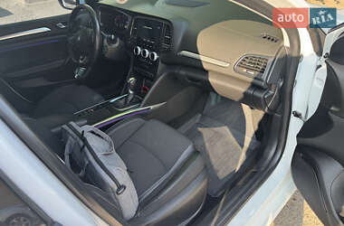 Седан Renault Megane 2022 в 