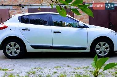 Хетчбек Renault Megane 2012 в Ромнах