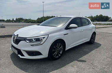 Хэтчбек Renault Megane 2016 в 