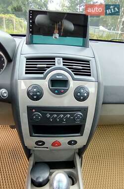 Кабриолет Renault Megane 2005 в 