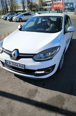 Хэтчбек Renault Megane 2015 в 