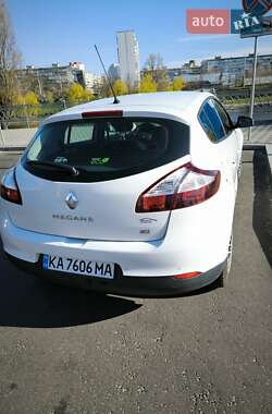 Хэтчбек Renault Megane 2015 в 
