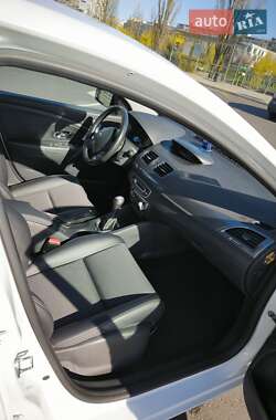 Хэтчбек Renault Megane 2015 в 