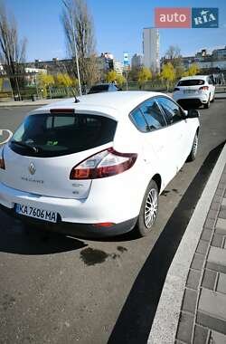Хэтчбек Renault Megane 2015 в 