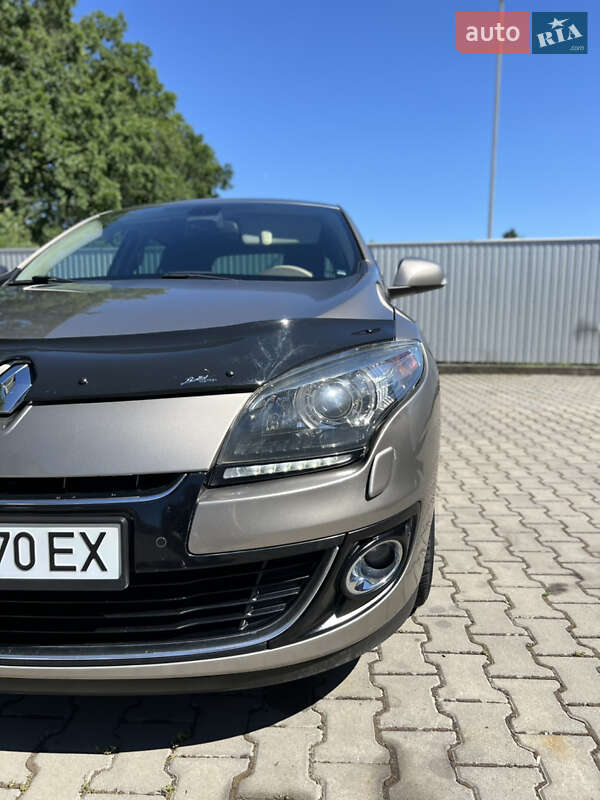 Хэтчбек Renault Megane 2012 в Новоселице