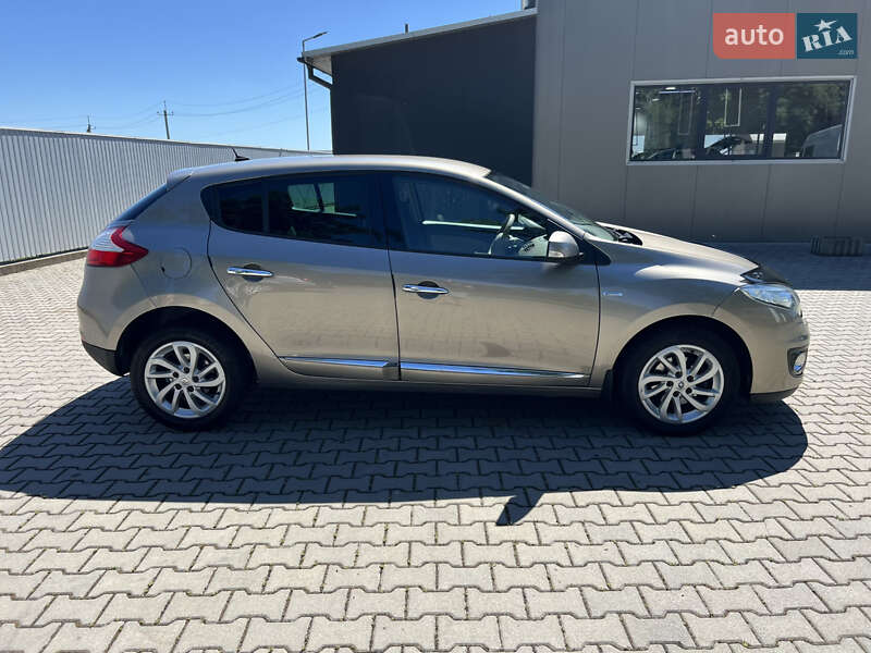 Хэтчбек Renault Megane 2012 в Новоселице