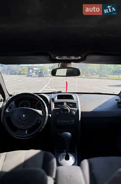 Седан Renault Megane 2004 в 
