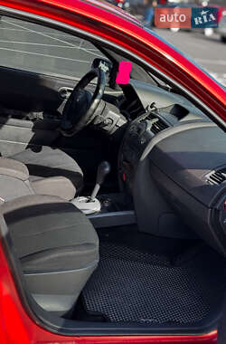Седан Renault Megane 2004 в 