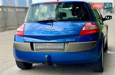 Хэтчбек Renault Megane 2006 в 
