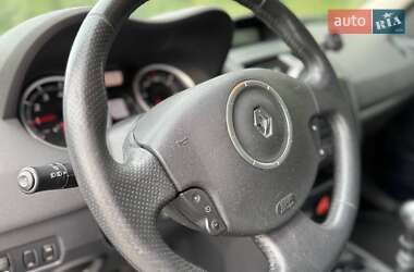 Хэтчбек Renault Megane 2006 в 