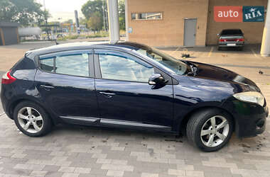 Хэтчбек Renault Megane 2010 в 