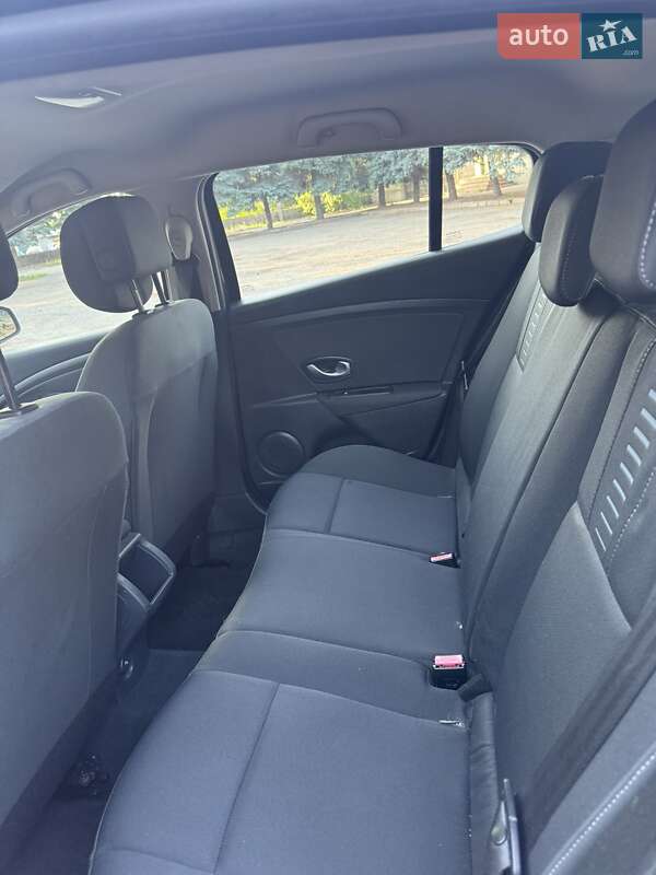 Хэтчбек Renault Megane 2011 в Вознесенске