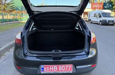 Хэтчбек Renault Megane 2012 в 