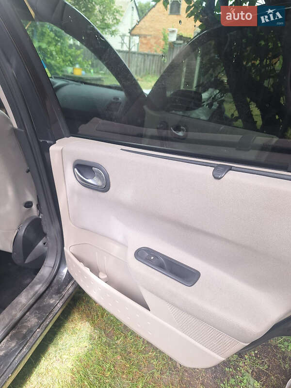 Седан Renault Megane 2006 в Борисполе фото 29 Седан Renault Megane 2006 в Борисполе