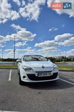 Хэтчбек Renault Megane 2011 в 