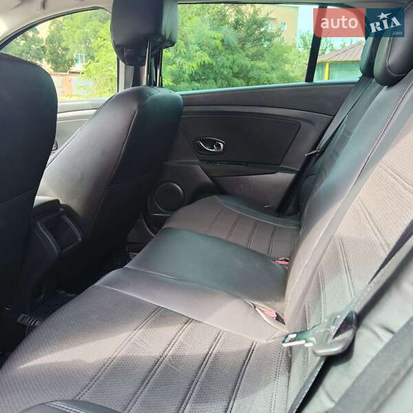 Универсал Renault Megane 2015 в Гадяче фото 17 Универсал Renault Megane 2015 в Гадяче