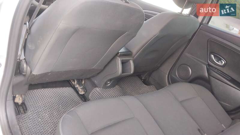 Универсал Renault Megane 2011 в Пустомытах