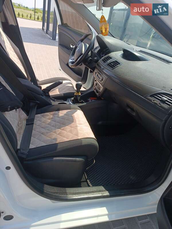 Универсал Renault Megane 2015 в Золочеве