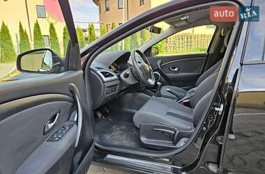Хэтчбек Renault Megane 2009 в 