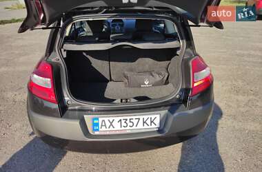 Хэтчбек Renault Megane 2005 в 