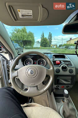 Кабриолет Renault Megane 2004 в 