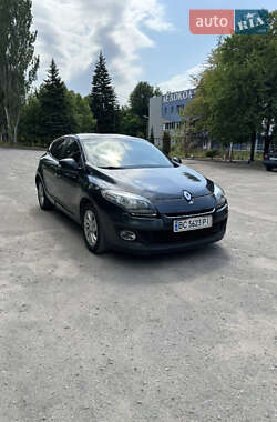 Хэтчбек Renault Megane 2012 в 