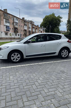 Хэтчбек Renault Megane 2011 в 