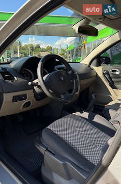 Седан Renault Megane 2004 в 