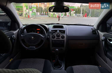 Седан Renault Megane 2004 в 