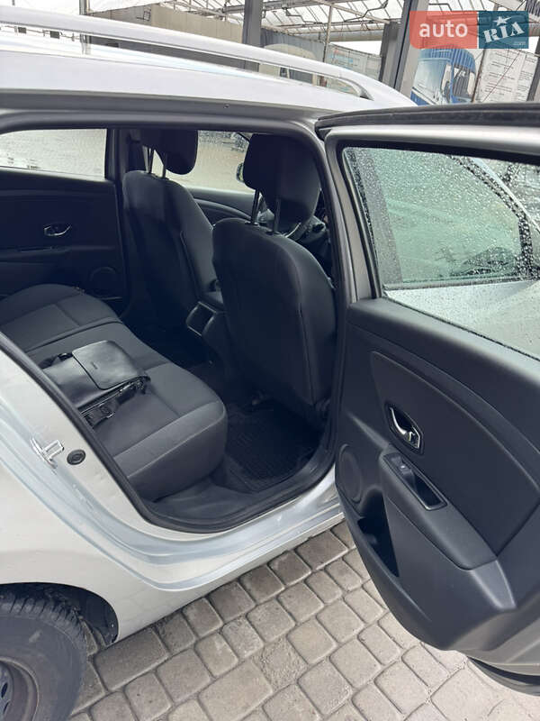 Универсал Renault Megane 2015 в Львове фото 22 Универсал Renault Megane 2015 в Львове