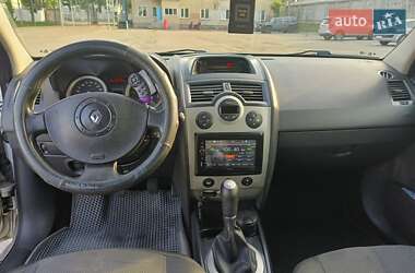 Хэтчбек Renault Megane 2005 в 
