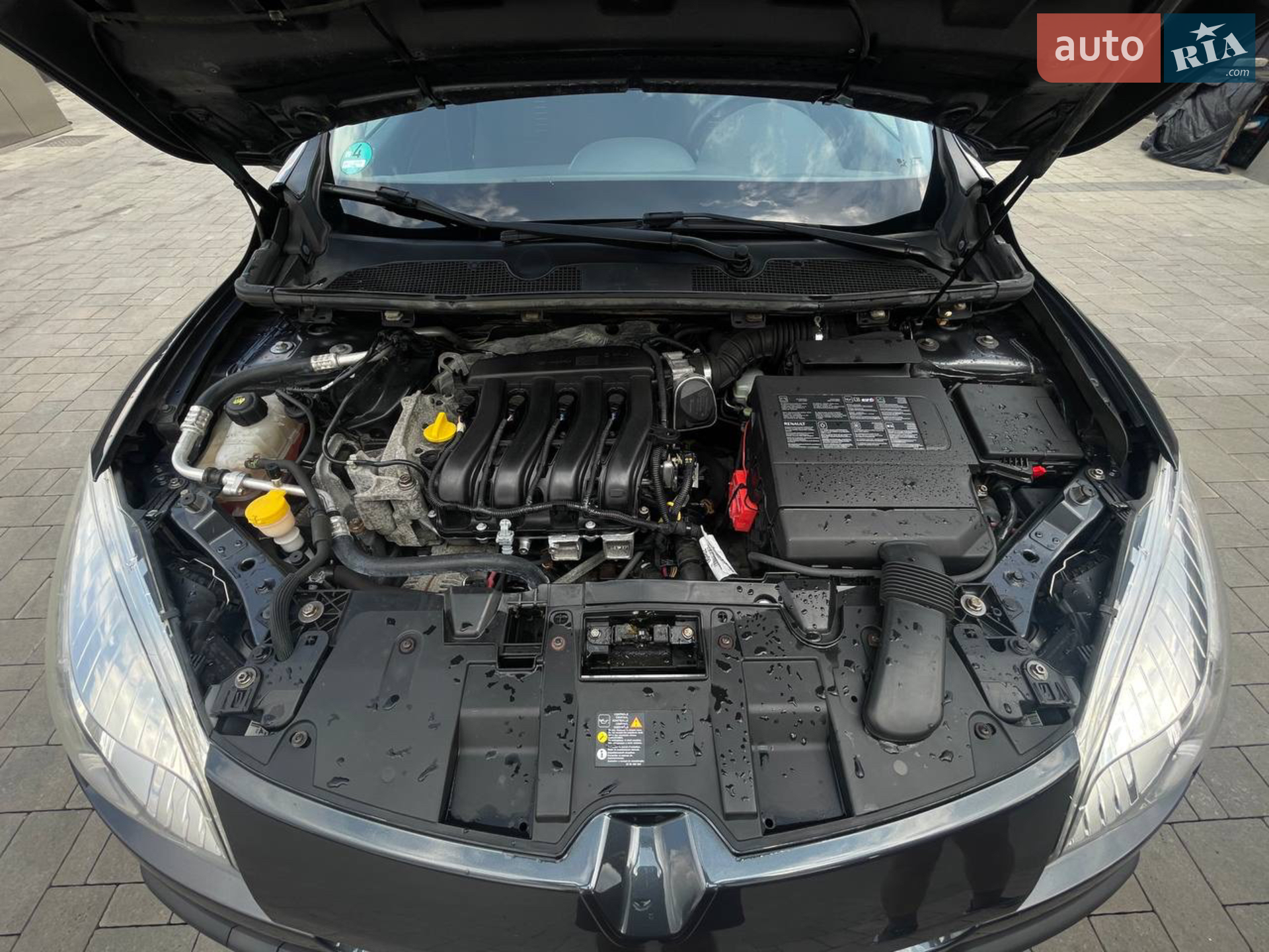 2010 Renault Megane - мініатюра 12