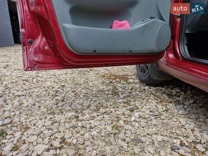 Седан Renault Megane 1999 в Буске фото 9 Седан Renault Megane 1999 в Буске