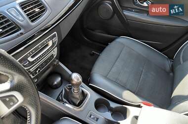 Хетчбек Renault Megane 2013 в 