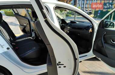 Хетчбек Renault Megane 2013 в 