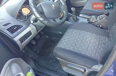 Хэтчбек Renault Megane 2010 в 