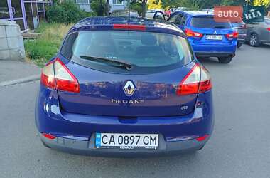 Хэтчбек Renault Megane 2010 в 