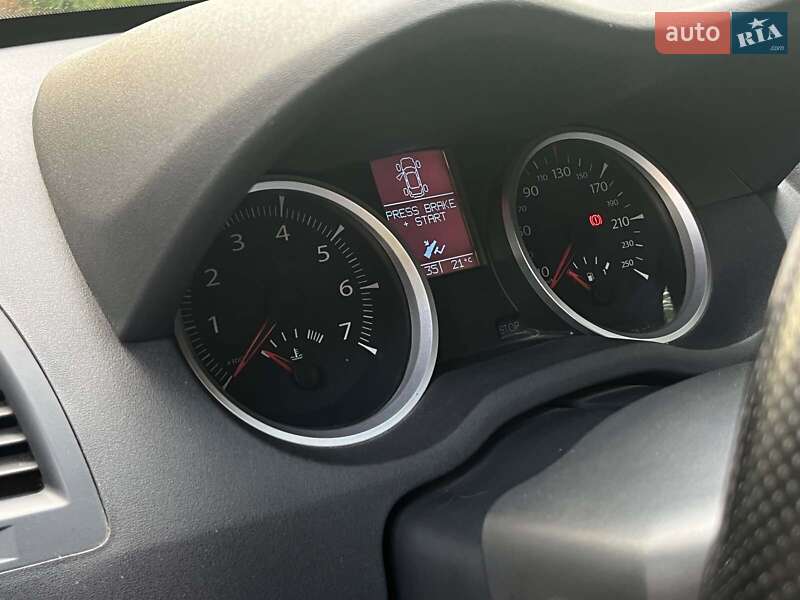 Седан Renault Megane 2006 в Киеве фото 17 Седан Renault Megane 2006 в Киеве