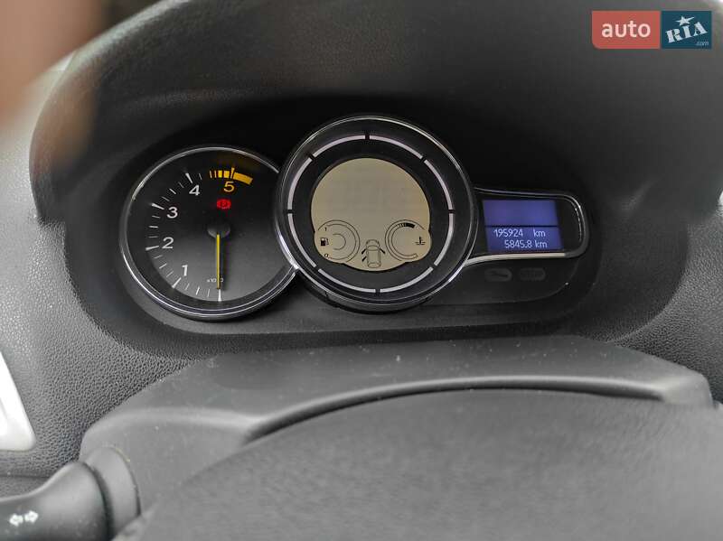 Хэтчбек Renault Megane 2010 в Запорожье фото 2 Хэтчбек Renault Megane 2010 в Запорожье