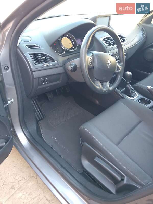 Хетчбек Renault Megane 2009 в Кривому Розі фото 13 Хетчбек Renault Megane 2009 в Кривому Розі