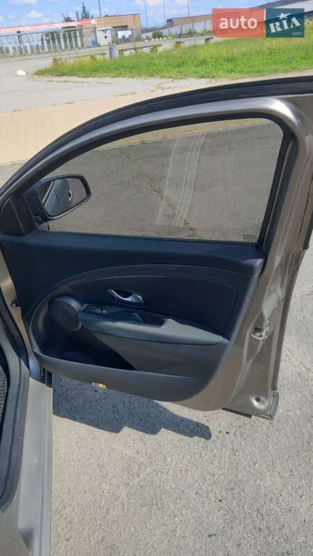 Универсал Renault Megane 2011 в Львове фото 23 Универсал Renault Megane 2011 в Львове