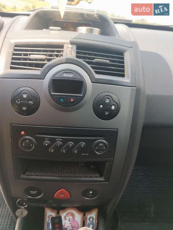 Хетчбек Renault Megane 2003 в Вишнівці фото 13 Хетчбек Renault Megane 2003 в Вишнівці