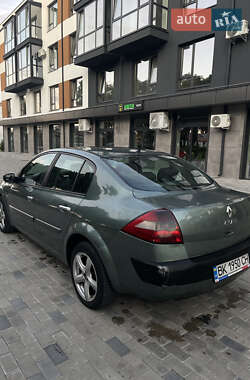 Хэтчбек Renault Megane 2005 в  фото 2 Хэтчбек Renault Megane 2005 в