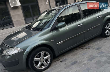 Хэтчбек Renault Megane 2005 в  фото 8 Хэтчбек Renault Megane 2005 в