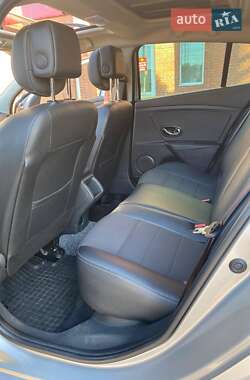 Хэтчбек Renault Megane 2013 в 