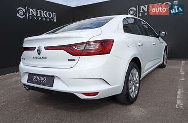 Седан Renault Megane 2018 в 