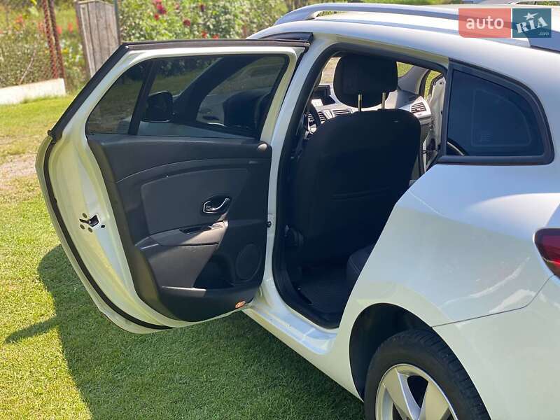 Універсал Renault Megane 2011 в Радивиліві фото 10 Універсал Renault Megane 2011 в Радивиліві