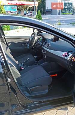 Хэтчбек Renault Megane 2012 в 